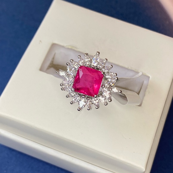 Princess cut Fusion Hot Pink Quartz Ring - Picture 12 of 14